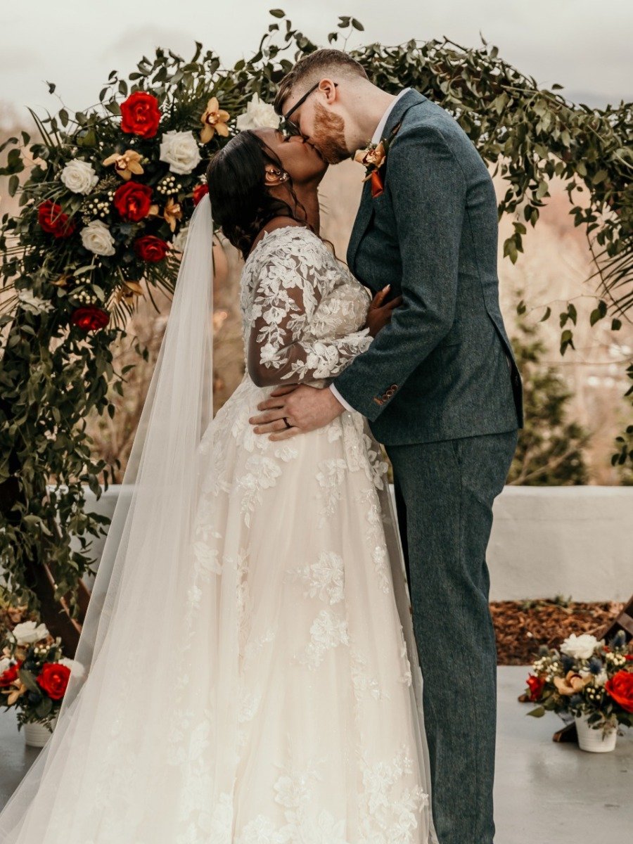 A cozy fall wedding at The Biltmore Village Inn in Asheville, NC