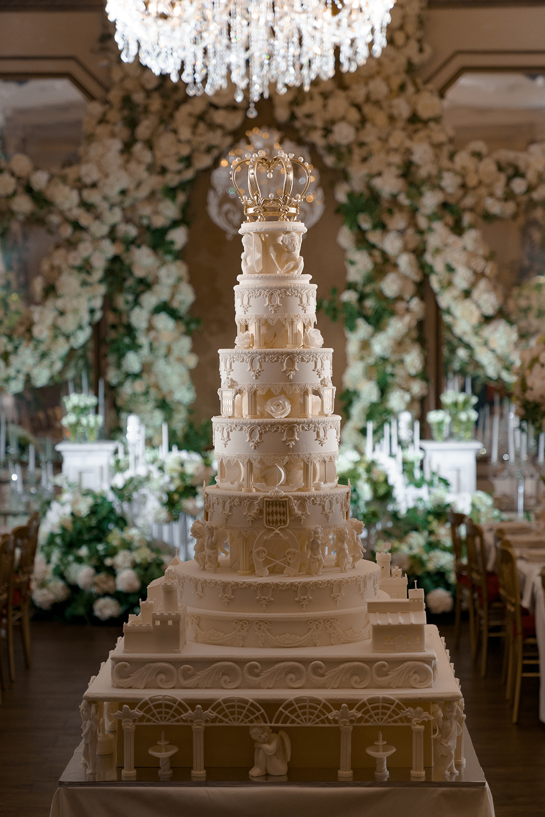 royal tiered white wedding cake
