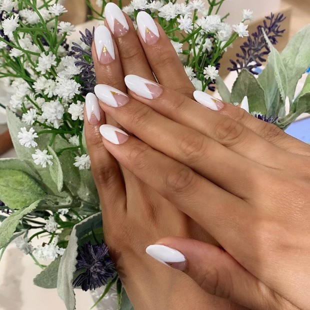 The French Manicure Is Still Fierce AF for the Modern Bride
