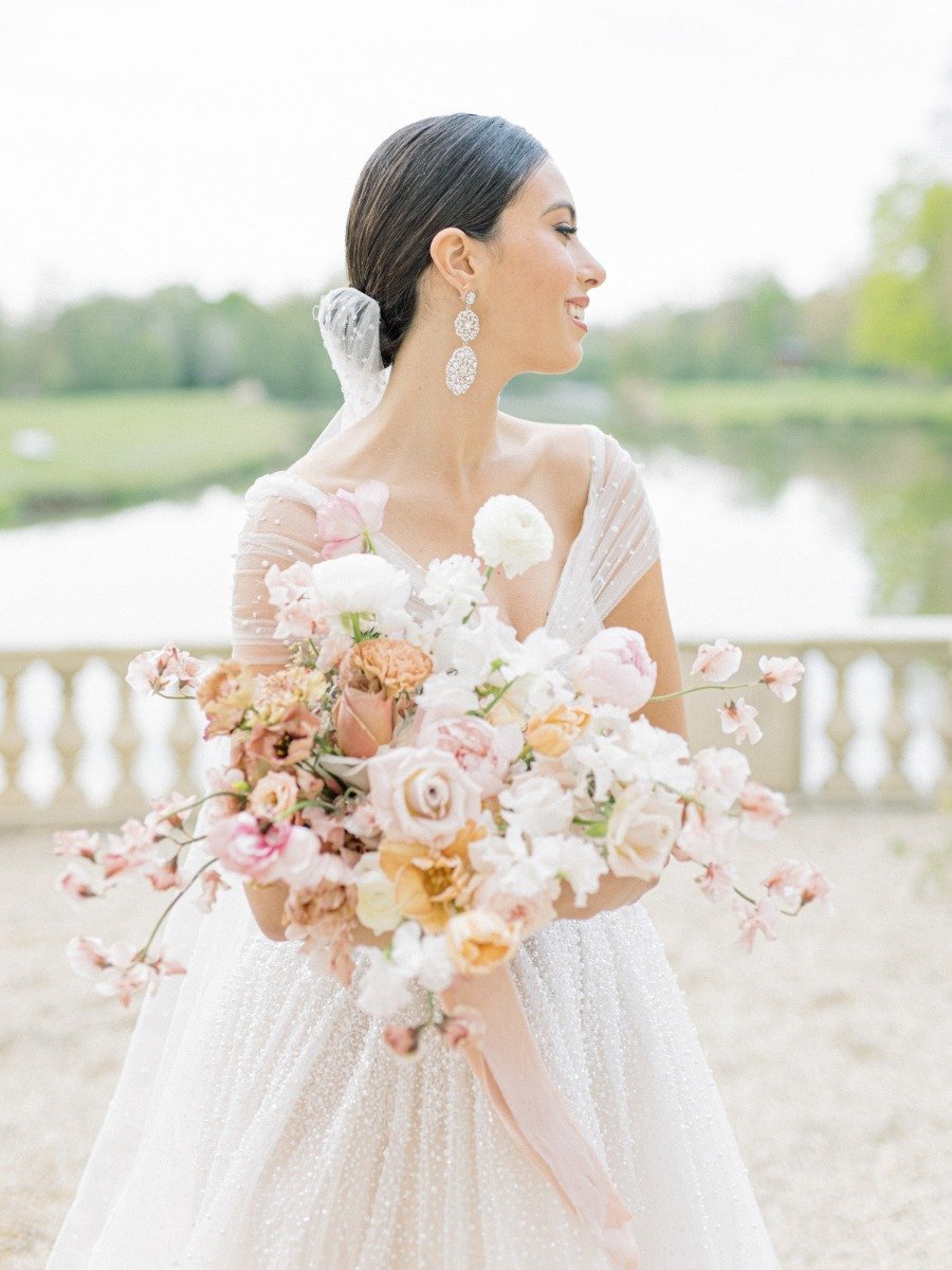 Which bouquet shape fits your wedding aesthetic and your vibe? 
