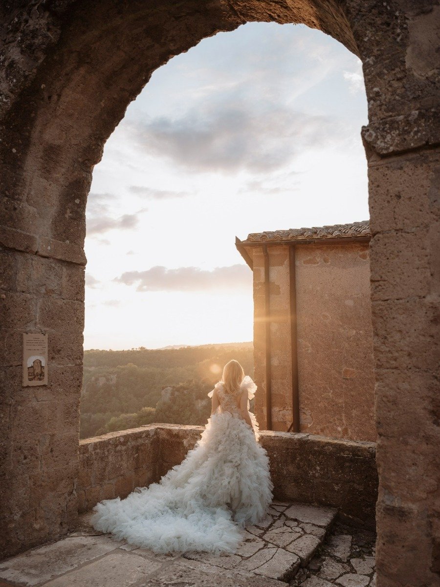 This Glamorous Bridal Shoot Took Place in a Medieval Tuscan Fortress