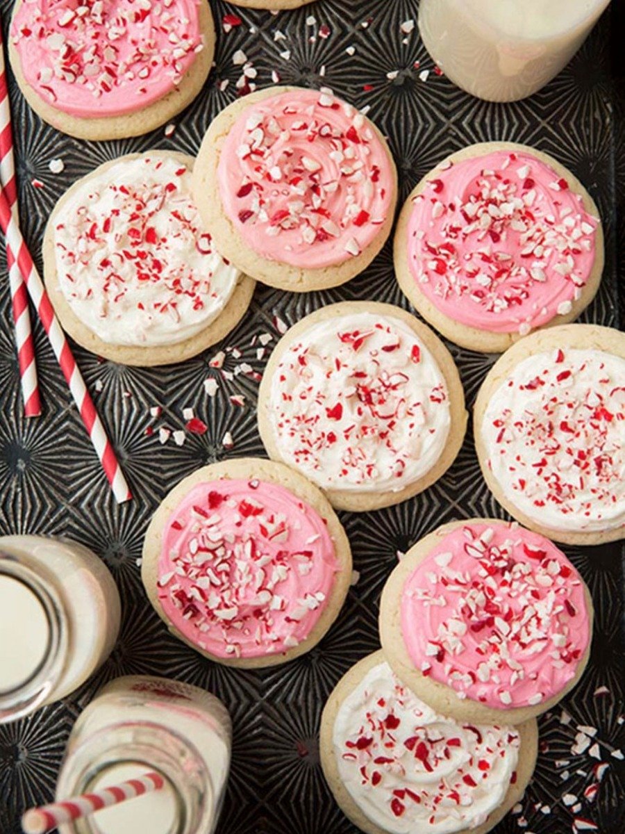 20 Christmas Cookies We Shouldn't But Really Should Make This Season