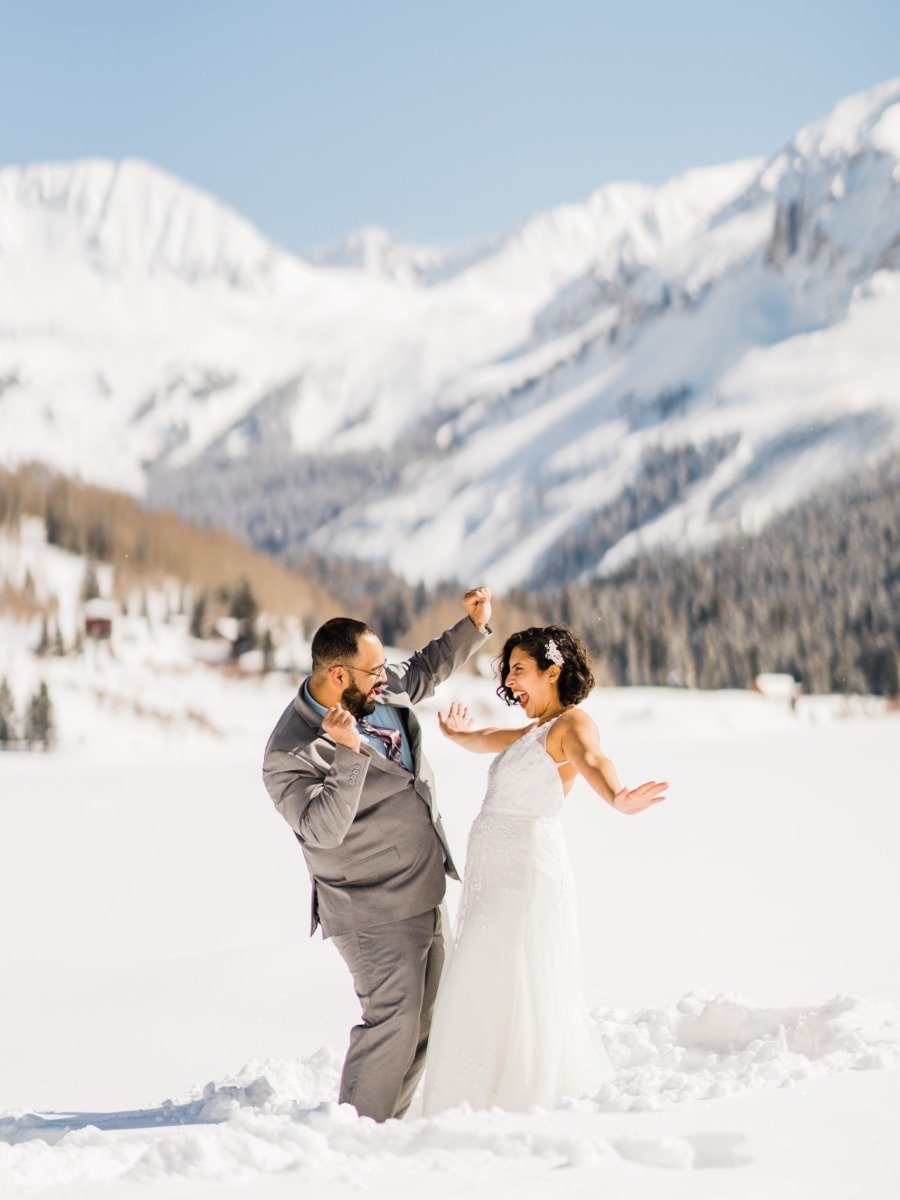 This couple played rock-paper-scissors during their vows in Telluride