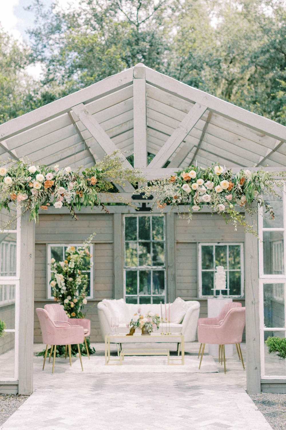 estate garden wedding inspiration with lounge